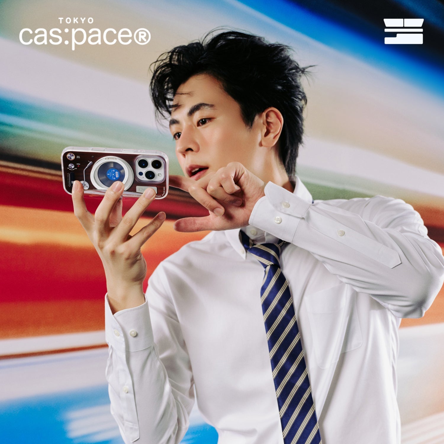 cas:pace 25S/S MagSafe compatible "wood vinyl" phone case